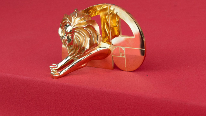Photo trophée Cannes Lions
